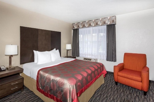 Ramada by Wyndham Monterey image 14