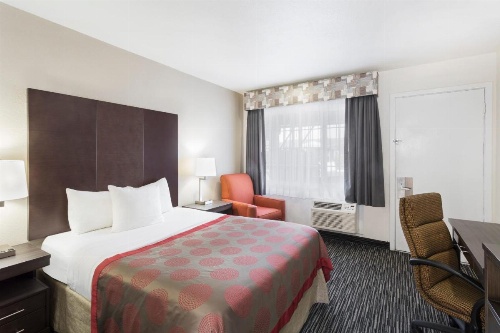 Ramada by Wyndham Monterey image 15