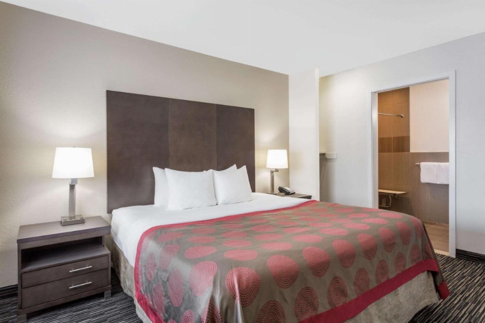 Ramada by Wyndham Monterey Image 29
