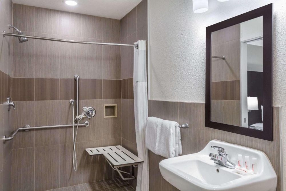 Ramada by Wyndham Monterey Image 35