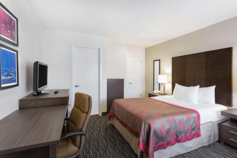 Ramada by Wyndham Monterey Image 46
