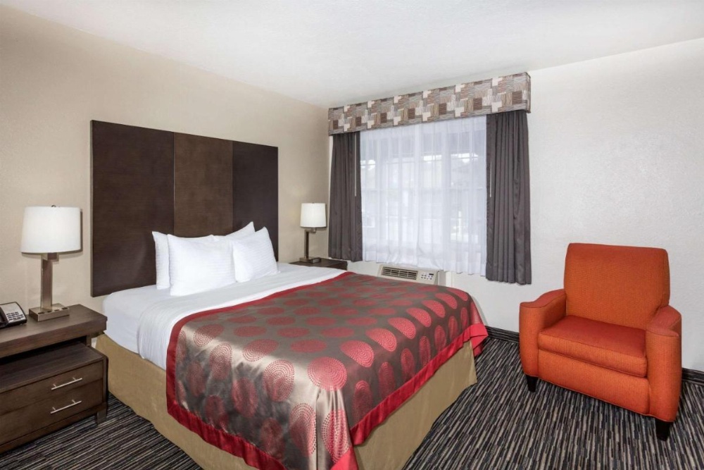 Ramada by Wyndham Monterey Image 47